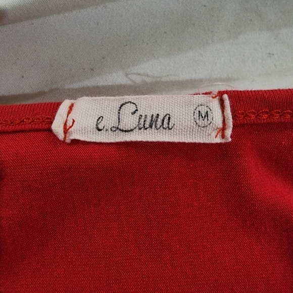 E. Luna Red Women's Short Sleeve Liberty Top Size M - Picture 9 of 11